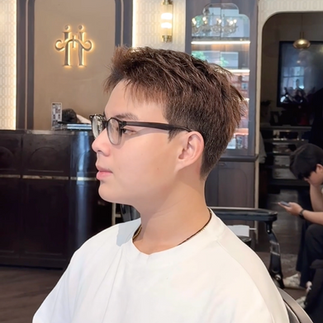 Highfive Barbershop, Tiệm hớt tóc Highfive, Back2School haircut, Cắt tóc học sinh, Cắt tóc sinh viên, Ưu đãi học đường, Barber Sài Gòn, Barbershop Việt Nam, Cắt tóc nam Sài Gòn, Tóc gọn gàng học đường, Checklist tóc học sinh, Tóc chuẩn nội quy, Tóc đẹp đi học, Barber fade, Skin fade haircut, Barber chuyên nghiệp, Cắt tóc nam đẹp, Barber bespoke Việt Nam, Combo cựu học sinh, Cắt tóc văn phòng, Barber phong cách hiện đại, Barber phong cách cổ điển, Cắt tóc nam giá tốt