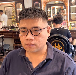barber, barbershop, tiệm tóc nam, cắt tóc nam, tiệm hớt tóc, hớt tóc nam, tóc nam đẹp, tiệm cắt tóc quận 3, tiệm tóc quận 10, tiệm tóc quận 5, tóc nam lịch sự, tóc nam cổ điển, tóc nam đi tiệt, cắt tóc nam ở đâu, tạo kiểu tóc, sấy tóc, cắt tóc, tóc nam sành điệu, tóc đẹp quận 3, nhuộm tóc nam, uốn tóc, ép side, sidepart, longtrim, buzzcut, tóc chải, pomade, undercut, pompadour, gentleman