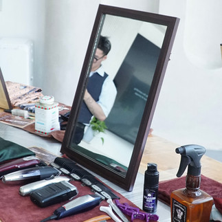 Highfive Barbershop, Tiệm hớt tóc Highfive, cá nhân hoá kiểu tóc, cắt tóc nam, tiệm tóc nam, tiệm cắt tóc quận 3, barber, hớt tóc nam, tiệm tóc quận 5, tiệm hớt tóc, tóc nam đẹp, tiệm tóc quận 10, cắt tóc, tóc nam cổ điển, tóc nam lịch sự, nhuộm tóc nam, uốn tóc nam, ép side, ép định hình, cạo râu khăn nóng, bespoke home service, bespoke coloring, barber home service, bespoke barbering, cắt tóc tận nơi, cắt tóc tận nhà