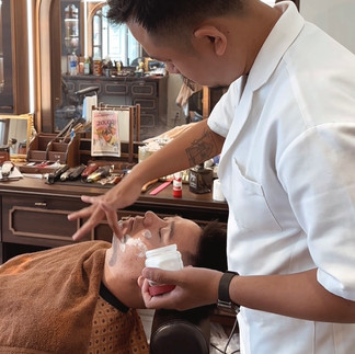 Cạo khăn nóng, hot towel, cạo râu cổ điển, barber, barbershop, tiệm tóc nam, cắt tóc nam, tiệm hớt tóc, hớt tóc nam, tóc nam đẹp, tiệm cắt tóc quận 3, tiệm tóc quận 10, tiệm tóc quận 5