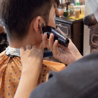 barber, barbershop, tiệm tóc nam, cắt tóc nam, tiệm hớt tóc, hớt tóc nam, tóc nam đẹp, tiệm cắt tóc quận 3, tiệm tóc quận 10, tiệm tóc quận 5, tóc nam lịch sự, tóc nam cổ điển, tóc nam đi tiệt, cắt tóc nam ở đâu, tạo kiểu tóc, sấy tóc, cắt tóc, tóc nam sành điệu, tóc đẹp quận 3, nhuộm tóc nam, uốn tóc, ép side, sidepart, longtrim, buzzcut, tóc chải, pomade, undercut, pompadour, gentleman,