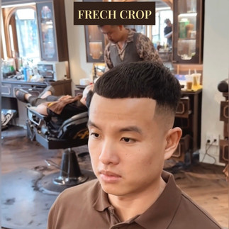 cạo râu khăn nóng, barber, barbershop, tiệm tóc nam, cắt tóc nam, tiệm hớt tóc, hớt tóc nam, tóc nam đẹp, tiệm cắt tóc quận 3, tiệm tóc quận 10, tiệm tóc quận 5, tóc nam lịch sự, tóc nam cổ điển, tạo kiểu tóc, sấy tóc, cắt tóc, tóc nam sành điệu, tóc đẹp quận 3, nhuộm tóc nam, uốn tóc, ép side, sidepart, buzzcut, tóc chải, pomade, undercut, pompadour