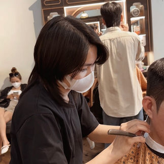 barber, barbershop, tiệm tóc nam, cắt tóc nam, tiệm hớt tóc, hớt tóc nam, tóc nam đẹp, tiệm cắt tóc quận 3, tiệm tóc quận 10, tiệm tóc quận 5, tóc nam lịch sự, tóc nam cổ điển, tóc nam đi tiệt, cắt tóc nam ở đâu, tạo kiểu tóc, sấy tóc, cắt tóc, tóc nam sành điệu, tóc đẹp quận 3, nhuộm tóc nam, uốn tóc, ép side, sidepart, longtrim, buzzcut, tóc chải, pomade, undercut, pompadour, gentleman,