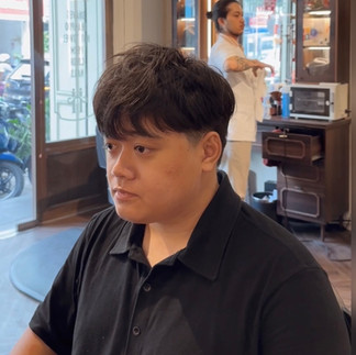 cạo râu khăn nóng, barber, barbershop, tiệm tóc nam, cắt tóc nam, tiệm hớt tóc, hớt tóc nam, tóc nam đẹp, tiệm cắt tóc quận 3, tiệm tóc quận 10, tiệm tóc quận 5, tóc nam lịch sự, tóc nam cổ điển, tạo kiểu tóc, sấy tóc, cắt tóc, tóc nam sành điệu, tóc đẹp quận 3, nhuộm tóc nam, uốn tóc, ép side, sidepart, buzzcut, tóc chải, pomade, undercut, pompadour