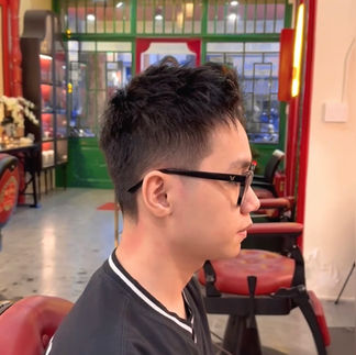 cạo râu khăn nóng, barber, barbershop, tiệm tóc nam, cắt tóc nam, tiệm hớt tóc, hớt tóc nam, tóc nam đẹp, tiệm cắt tóc quận 3, tiệm tóc quận 10, tiệm tóc quận 5, tóc nam lịch sự, tóc nam cổ điển, tạo kiểu tóc, sấy tóc, cắt tóc, tóc nam sành điệu, tóc đẹp quận 3, nhuộm tóc nam, uốn tóc, ép side, sidepart, buzzcut, tóc chải, pomade, undercut, pompadou