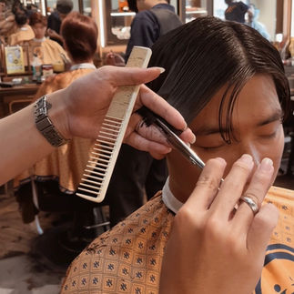 barber, barbershop, tiệm tóc nam, cắt tóc nam, tiệm hớt tóc, hớt tóc nam, tóc nam đẹp, tiệm cắt tóc quận 3, tiệm tóc quận 10, tiệm tóc quận 5, tóc nam lịch sự, tóc nam cổ điển, tóc nam đi tiệt, cắt tóc nam ở đâu, tạo kiểu tóc, sấy tóc, cắt tóc, tóc nam sành điệu, tóc đẹp quận 3, nhuộm tóc nam, uốn tóc, ép side, sidepart, longtrim, buzzcut, tóc chải, pomade, undercut, pompadour, gentleman,