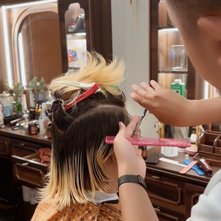 cạo râu khăn nóng, barber, barbershop, tiệm tóc nam, cắt tóc nam, tiệm hớt tóc, hớt tóc nam, tóc nam đẹp, tiệm cắt tóc quận 3, tiệm tóc quận 10, tiệm tóc quận 5, tóc nam lịch sự, tóc nam cổ điển, tạo kiểu tóc, sấy tóc, cắt tóc, tóc nam sành điệu, tóc đẹp quận 3, nhuộm tóc nam, uốn tóc, ép side, sidepart, buzzcut, tóc chải, pomade, undercut, pompadour