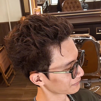 Trước khi nhuộm tóc uốn tóc cần chuẩn bị gì? Hướng dẫn chi tiết giúp chọn màu chuẩn, uốn bền đẹp, an