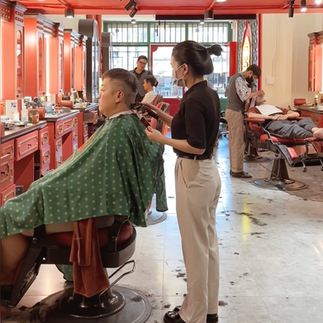 barber, barbershop, tiệm tóc nam, cắt tóc nam, tiệm hớt tóc, hớt tóc nam, tóc nam đẹp, tiệm cắt tóc quận 3, tiệm tóc quận 10, tiệm tóc quận 5, tóc nam lịch sự, tóc nam cổ điển, tóc nam đi tiệt, cắt tóc nam ở đâu, tạo kiểu tóc, sấy tóc, cắt tóc, tóc nam sành điệu, tóc đẹp quận 3, nhuộm tóc nam, uốn tóc, ép side, sidepart, longtrim, buzzcut, tóc chải, pomade, undercut, pompadour, gentleman,
