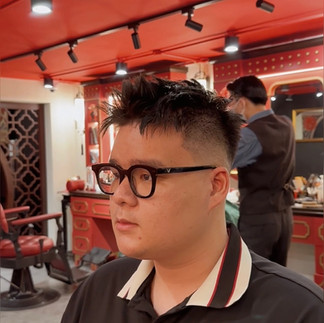 cạo râu khăn nóng, barber, barbershop, tiệm tóc nam, cắt tóc nam, tiệm hớt tóc, hớt tóc nam, tóc nam đẹp, tiệm cắt tóc quận 3, tiệm tóc quận 10, tiệm tóc quận 5, tóc nam lịch sự, tóc nam cổ điển, tạo kiểu tóc, sấy tóc, cắt tóc, tóc nam sành điệu, tóc đẹp quận 3, nhuộm tóc nam, uốn tóc, ép side, sidepart, buzzcut, tóc chải, pomade, undercut, pompadour