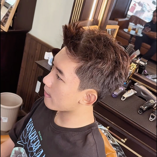 những kiểu tóc nam đẹp dịp tết 2026, kiểu tóc Ivy Mullet, Kiểu tóc Messy Quiff uốn, kiểu tóc Curly