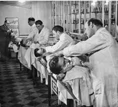 cạo râu khăn nóng, barber, barbershop, tiệm tóc nam, cắt tóc nam, tiệm hớt tóc, hớt tóc nam, tóc nam đẹp, tiệm cắt tóc quận 3, tiệm tóc quận 10, tiệm tóc quận 5, tóc nam lịch sự, tóc nam cổ điển, tạo kiểu tóc, sấy tóc, cắt tóc, tóc nam sành điệu, tóc đẹp quận 3, nhuộm tóc nam, uốn tóc, ép side, sidepart, buzzcut, tóc chải, pomade, undercut, pompadour