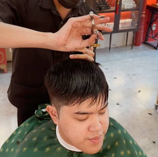 cạo râu khăn nóng, barber, barbershop, tiệm tóc nam, cắt tóc nam, tiệm hớt tóc, hớt tóc nam, tóc nam đẹp, tiệm cắt tóc quận 3, tiệm tóc quận 10, tiệm tóc quận 5, tóc nam lịch sự, tóc nam cổ điển, tạo kiểu tóc, sấy tóc, cắt tóc, tóc nam sành điệu, tóc đẹp quận 3, nhuộm tóc nam, uốn tóc, ép side, sidepart, buzzcut, tóc chải, pomade, undercut, pompadour,