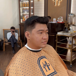 cạo râu khăn nóng, barber, barbershop, tiệm tóc nam, cắt tóc nam, tiệm hớt tóc, hớt tóc nam, tóc nam đẹp, tiệm cắt tóc quận 3, tiệm tóc quận 10, tiệm tóc quận 5, tóc nam lịch sự, tóc nam cổ điển, tạo kiểu tóc, sấy tóc, cắt tóc, tóc nam sành điệu, tóc đẹp quận 3, nhuộm tóc nam, uốn tóc, ép side, sidepart, buzzcut, tóc chải, pomade, undercut, pompadour
