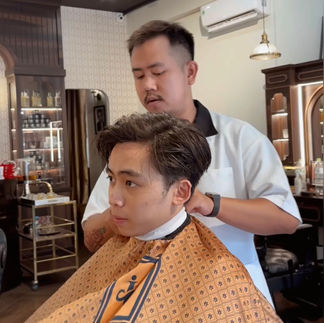cạo râu khăn nóng, barber, barbershop, tiệm tóc nam, cắt tóc nam, tiệm hớt tóc, hớt tóc nam, tóc nam đẹp, tiệm cắt tóc quận 3, tiệm tóc quận 10, tiệm tóc quận 5, tóc nam lịch sự, tóc nam cổ điển, tạo kiểu tóc, sấy tóc, cắt tóc, tóc nam sành điệu, tóc đẹp quận 3, nhuộm tóc nam, uốn tóc, ép side, sidepart, buzzcut, tóc chải, pomade, undercut, pompadour,