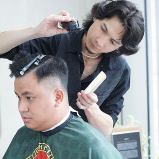 Highfive Barbershop, Tiệm hớt tóc Highfive, cá nhân hoá kiểu tóc, cắt tóc nam, tiệm tóc nam, tiệm cắt tóc quận 3, barber, hớt tóc nam, tiệm tóc quận 5, tiệm hớt tóc, tóc nam đẹp, tiệm tóc quận 10, cắt tóc, tóc nam cổ điển, tóc nam lịch sự, nhuộm tóc nam, uốn tóc nam, ép side, ép định hình, cạo râu khăn nóng, bespoke home service, bespoke coloring, barber home service, bespoke barbering, cắt tóc tận nơi, cắt tóc tận nhà