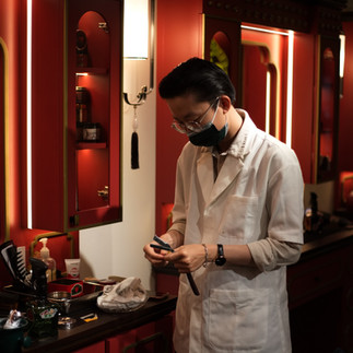 VÌ SAO BARBER CỔ ĐIỂN LẠI ĂN MẶC CHỈNH TỀ VÀ CÓ PHẦN XA HOA?