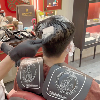bespoke barbering, bespokecoloring, bespoke home service, cắt tóc tận nơi, cắt tóc tận nhà, barber home service, cạo râu khăn nóng, barber, barbershop, tiệm tóc nam, cắt tóc nam, tiệm hớt tóc, hớt tóc nam, tóc nam đẹp, tiệm cắt tóc quận 3, tiệm tóc quận 10, tiệm tóc quận 5, tóc nam lịch sự, tóc nam cổ điển, cắt tóc, nhuộm tóc nam, uốn tóc, ép side