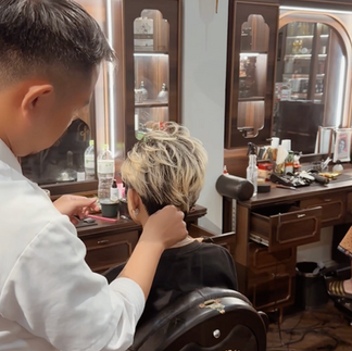 cạo râu khăn nóng, barber, barbershop, tiệm tóc nam, cắt tóc nam, tiệm hớt tóc, hớt tóc nam, tóc nam đẹp, tiệm cắt tóc quận 3, tiệm tóc quận 10, tiệm tóc quận 5, tóc nam lịch sự, tóc nam cổ điển, tạo kiểu tóc, sấy tóc, cắt tóc, tóc nam sành điệu, tóc đẹp quận 3, nhuộm tóc nam, uốn tóc, ép side, sidepart, buzzcut, tóc chải, pomade, undercut, pompadour