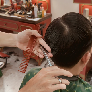 bespoke barbering, bespokecoloring, bespoke home service, cắt tóc tận nơi, cắt tóc tận nhà, barber home service, cạo râu khăn nóng, barber, barbershop, tiệm tóc nam, cắt tóc nam, tiệm hớt tóc, hớt tóc nam, tóc nam đẹp, tiệm cắt tóc quận 3, tiệm tóc quận 10, tiệm tóc quận 5, tóc nam lịch sự, tóc nam cổ điển, cắt tóc, nhuộm tóc nam, uốn tóc, ép side