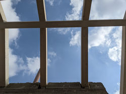 בינתיים נוף לשמים