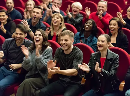 gente riendo en el Teatro Escondido.webp