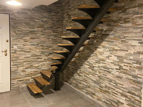 escalier intérieur sur mesure en métal et marches en hêtre