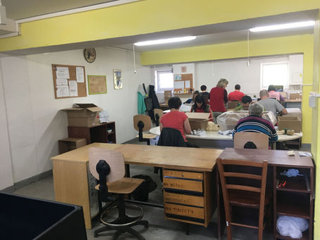 Pracovní stoly a židle do chráněné dílny