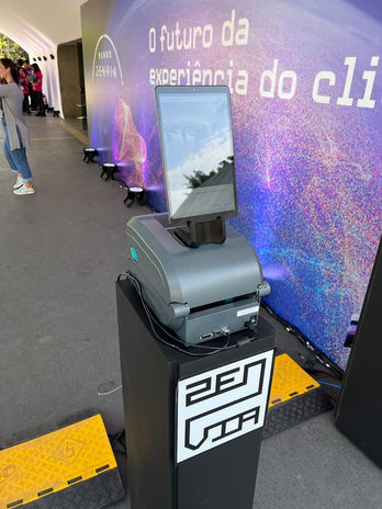 Totem coletor de dados QRid