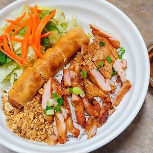 Vermicelli w/Grilled Chicken & Egg Rolls