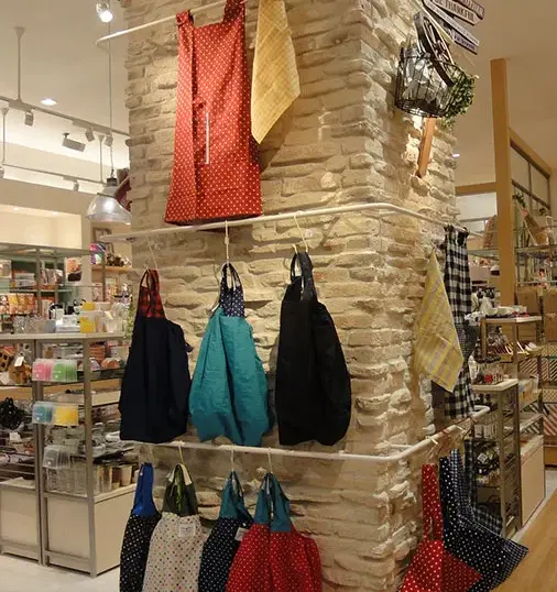 雑貨店 内装デザイン 石積み調の擬石CAN’STONE「クレマ(CRE-2)」