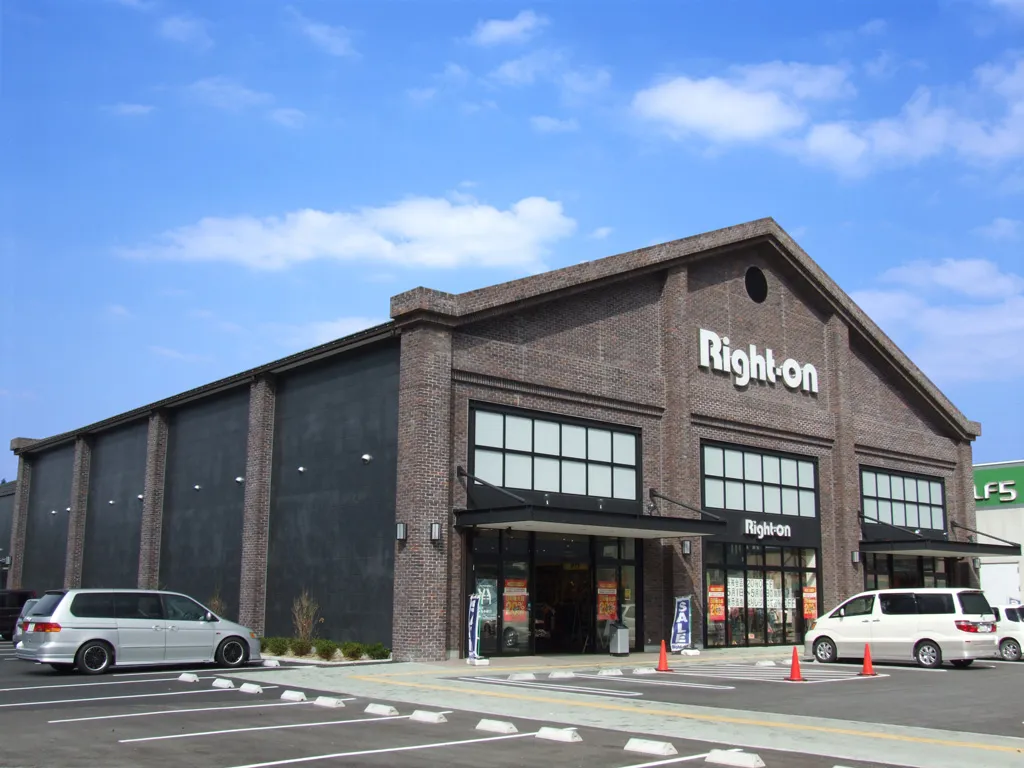 店舗ファサードデザイン　外壁　ブリックタイル