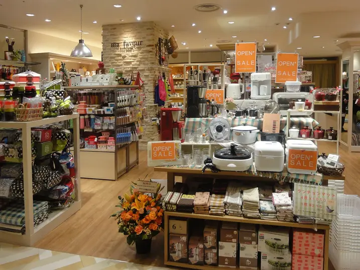 雑貨店 内装デザイン 石積み調の擬石CAN’STONE「クレマ(CRE-2)」