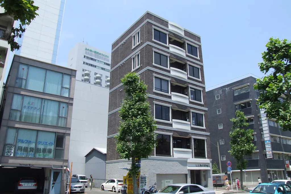 KURO BURI BK-1：不老町ビル ブリックタイルCAN’BRICK