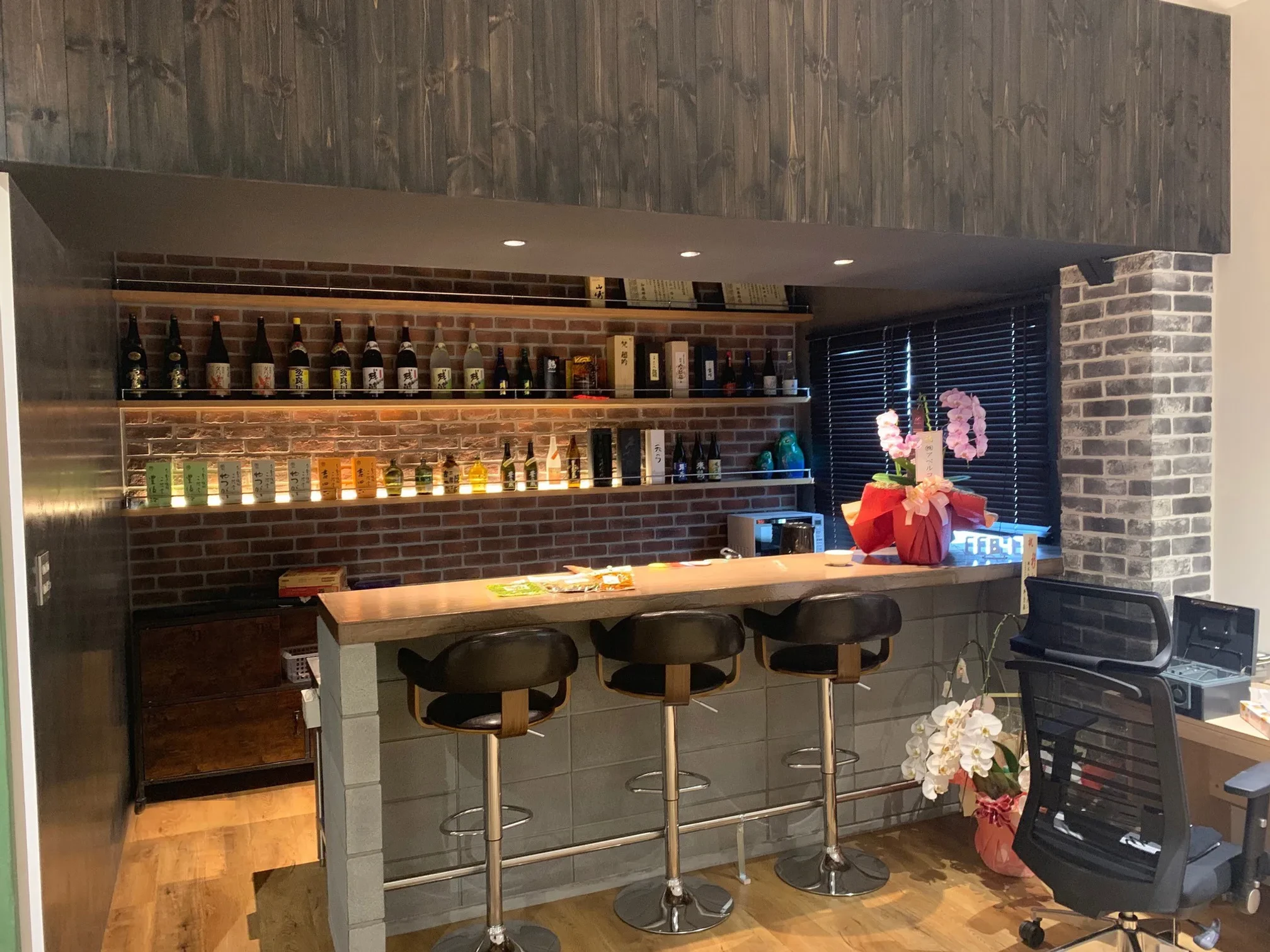 e8e6e8_f39317a636934ec7a940ab9