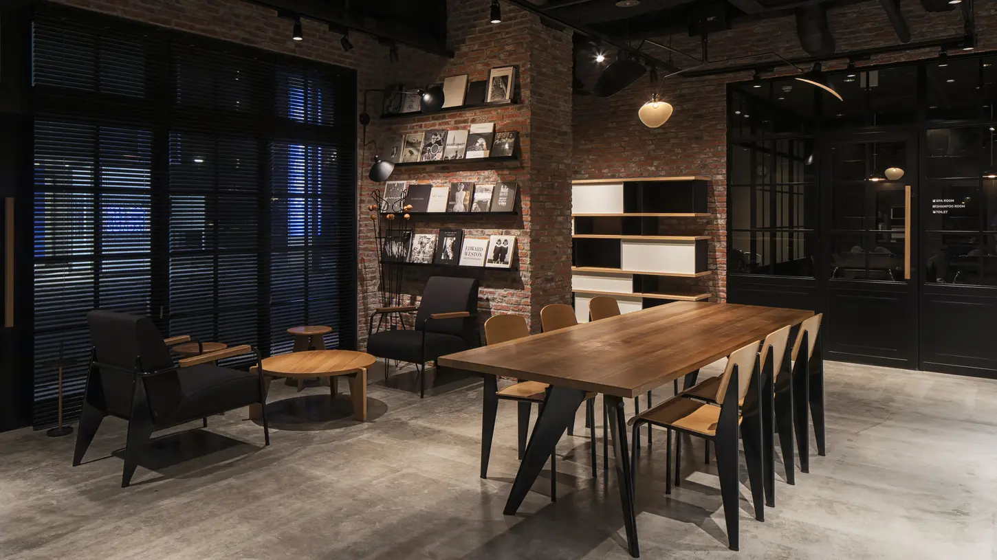 キャン’エンタープライゼズのボーダーサイズの古レンガ調ブリックタイル、CAN’BRICK「Amsterdam – アムステルダム(AM)」を使った空間。