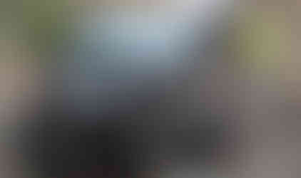 Jeep traversing rocky trail