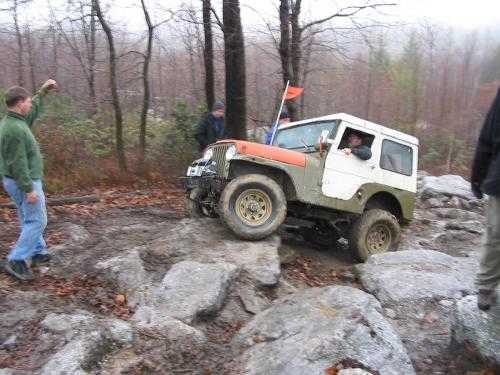 Jeep navigating rocks, Long Island Off Road