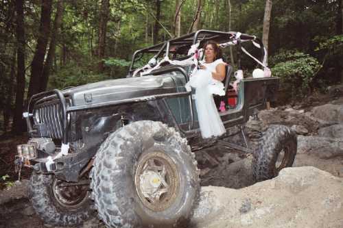 Bride in Jeep, off-road wedding