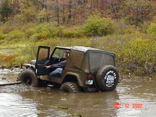 Jeep stuck in mud puddle, Long Island Off Road