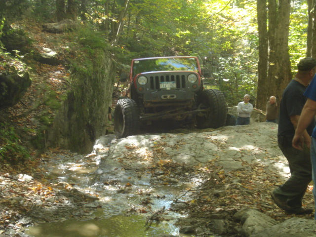 Jeep navigating rocky trail, Long Island Off Road