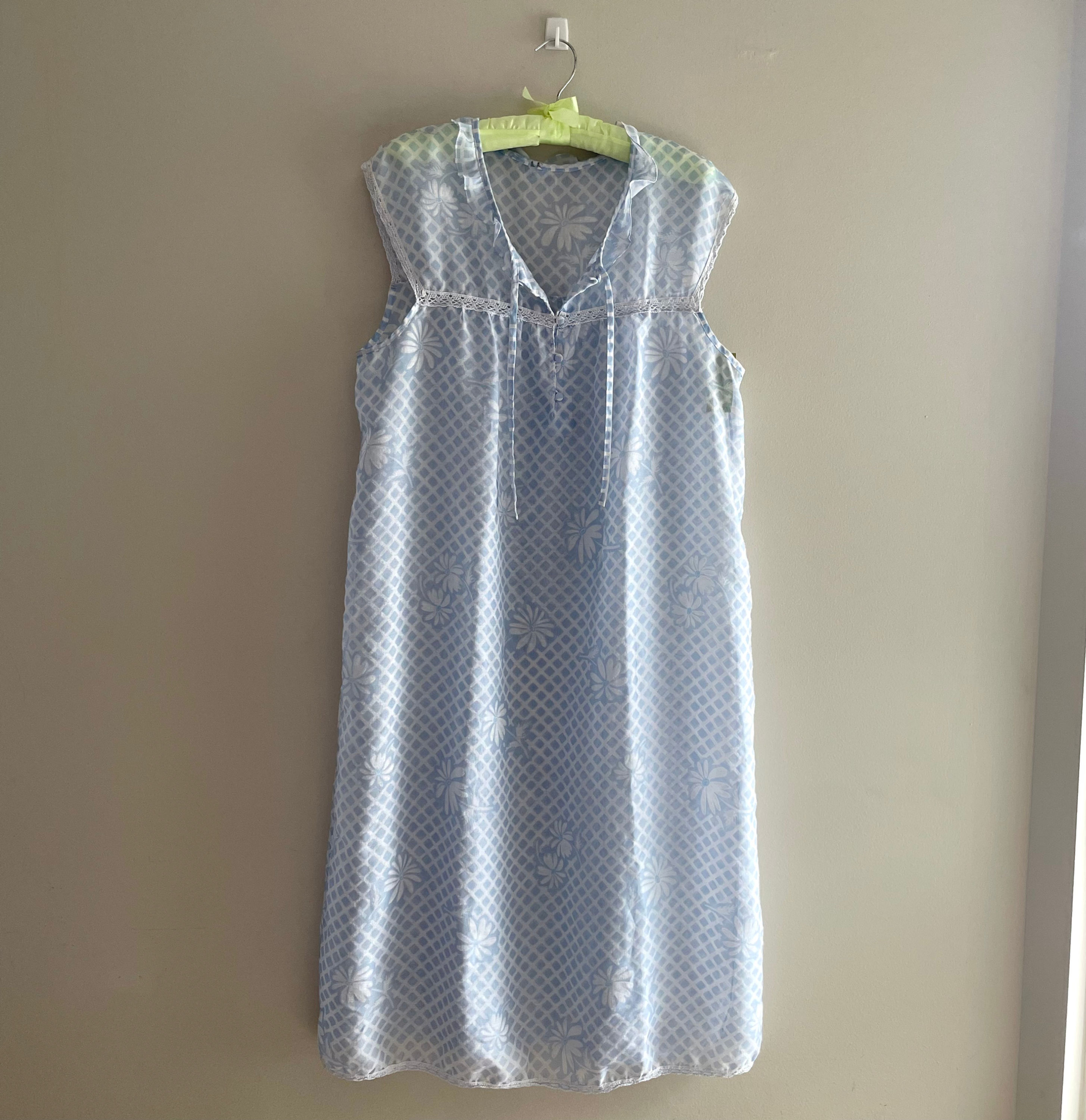 French Daisy Night Gown