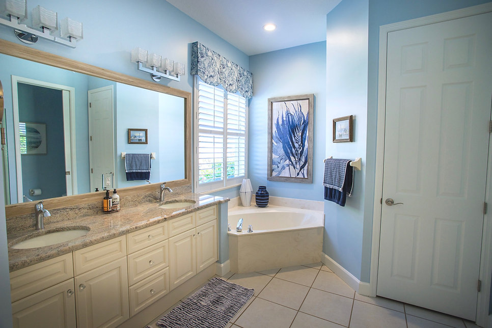 Chesslo Master Bath After.jpeg