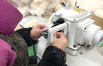 ムートン座布団増産中！