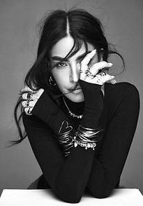 ספיר אביסרור לתכשיטי פנדורה, צילום שי פרנקו.jpg