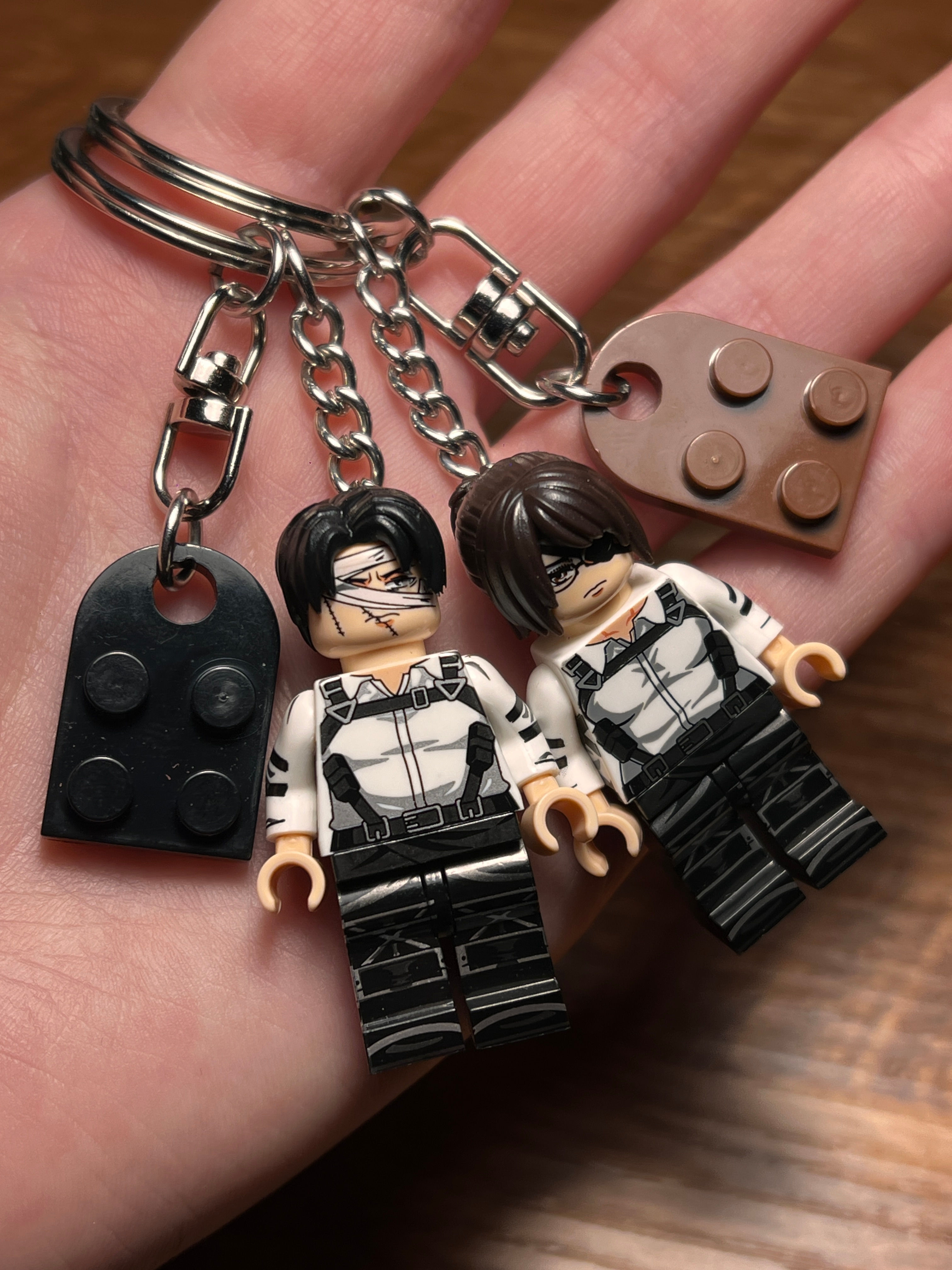 Attack on Titan: Levi & Hange