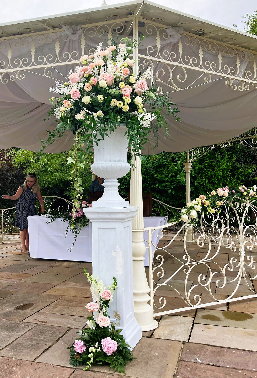 Classic Urn and Pedestal florals for The Pavilion at South Lodge by Chirpee Flowers