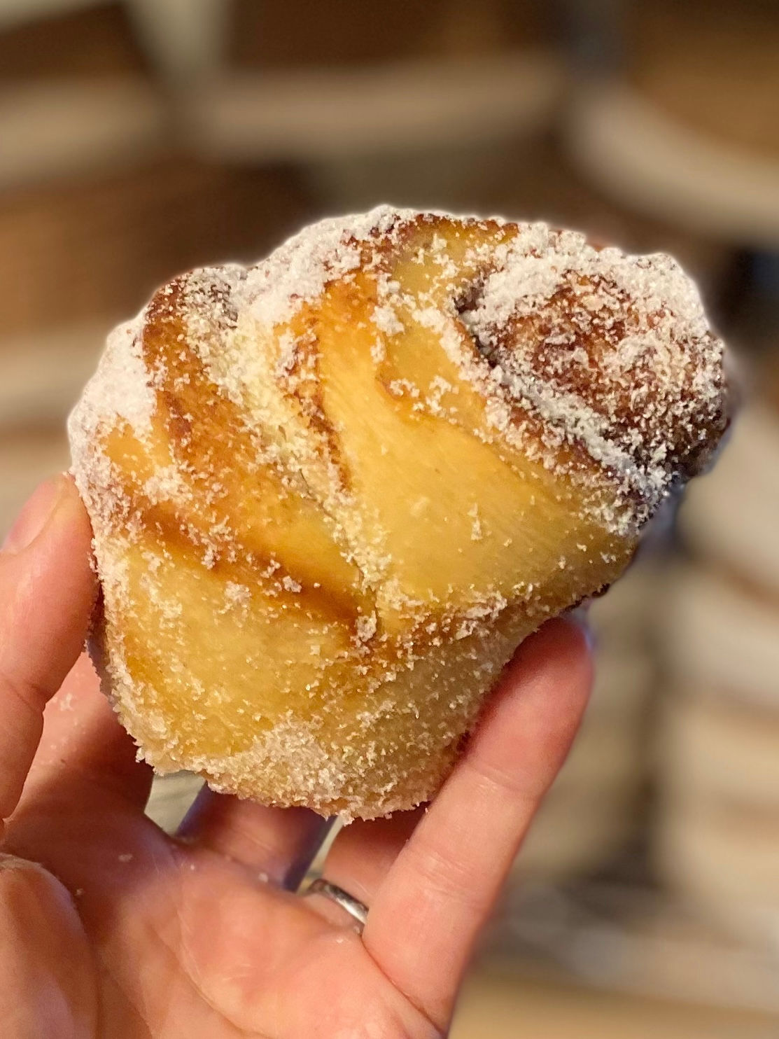 Dovely Cinnamon Buns but Alternative x4