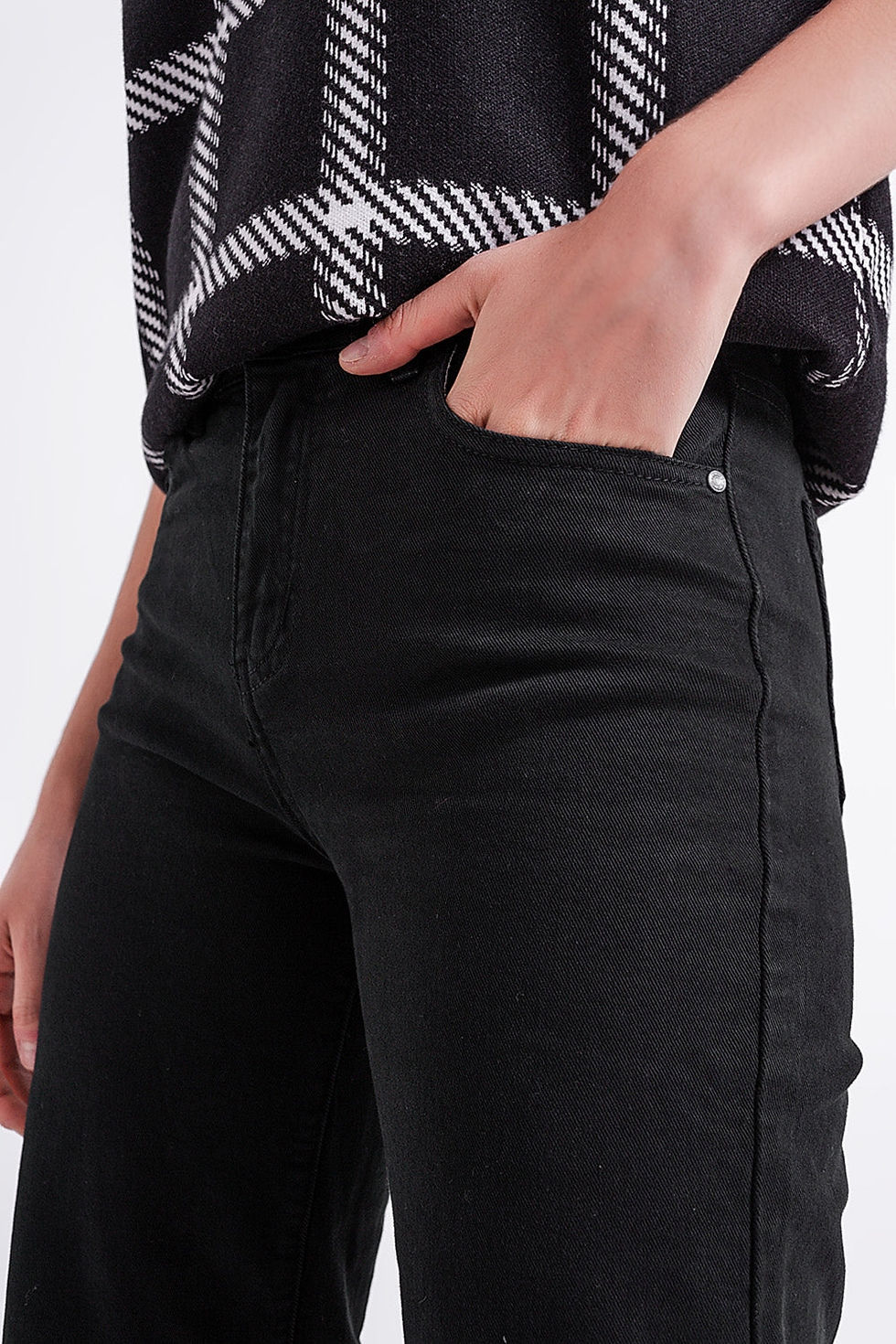 Thumbnail: Cropped Wide Leg Jeans in Black