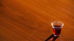 Yesus Mengambil Sebiji Cawan Minuman